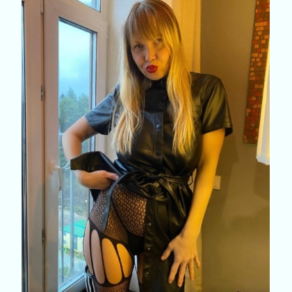 M��y    ���  ���   ���� ��i����